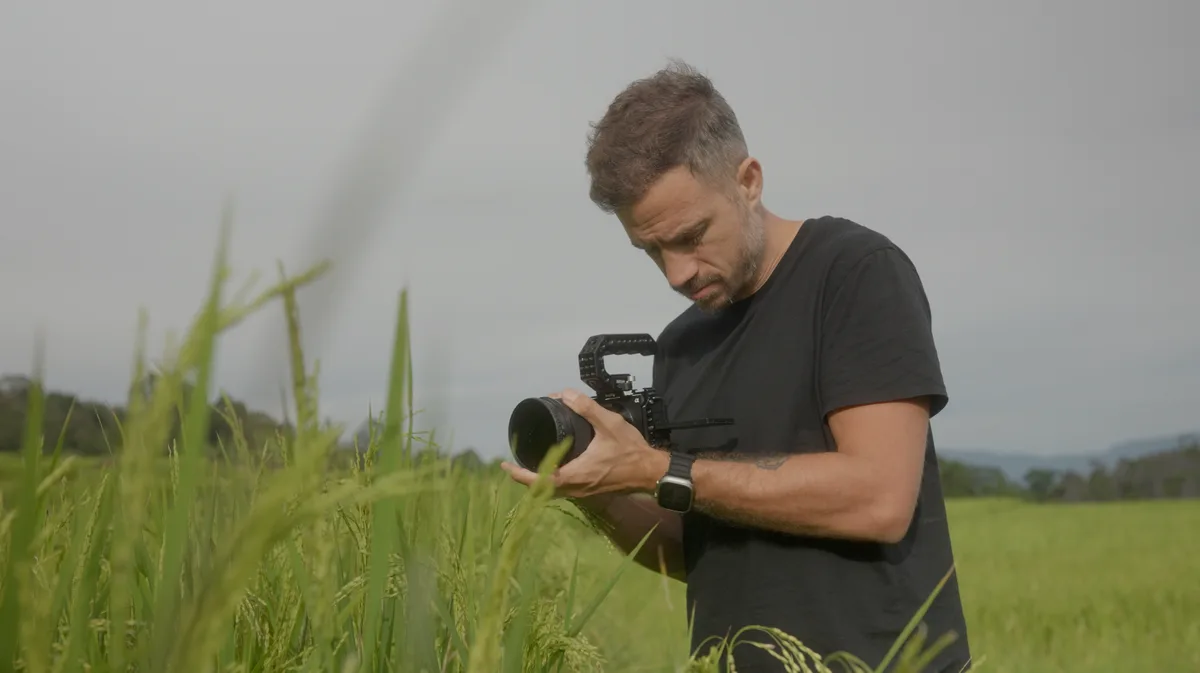 Sony ZV-E1 boîtier compact plein format utilisé par Face du Monde TV pour le documentaire de voyage